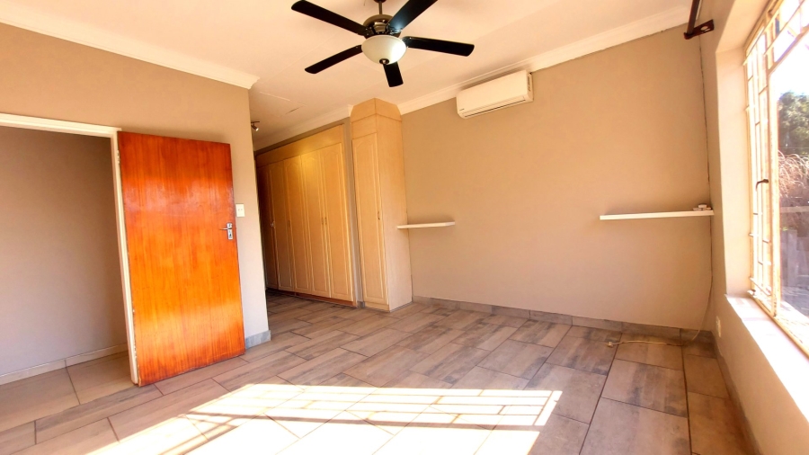 6 Bedroom Property for Sale in Ifafi North West
